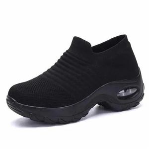 2022 grande taille chaussures pour femmes coussin d'air volant tricot baskets sur-orteil shos mode chaussettes décontractées chaussure WM2063