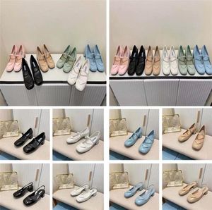 2022 dernier top luxe Designers classiques femmes pantoufles sandales mode triangle diapositives tongs en cuir décontracté plate-forme de fête de mariage rencontre robe de bureau chaussure