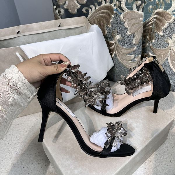 2022 dernière robe de mariée de créateur chaussures 8.5 cm cristal corail pierre doublure en peau de mouton femmes talons hauts mode italien en cuir véritable diamants sandales