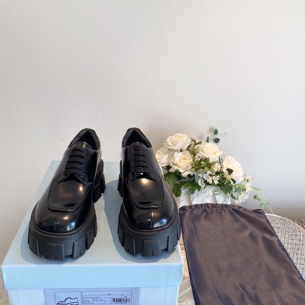 2022 dernières chaussures de mode pour femmes plate-forme en caoutchouc semelle épaisse en cuir de veau supérieur design classique muffin luxueux et beau 35-40 qualité supérieure