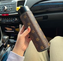 2022 LED Smart Water Flessen Mok Temperatuur Display Cover Drinkware Fashion Luxe Designer Roestvrij staal Coffee Cup Thermos7922035