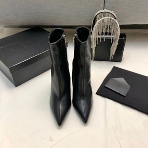 2022 Lettre Talon Bottines Chaussures de luxe Mode Confortable Bouts pointus Bottines Stiletto Court Marque de luxe Designer Femme Bottes