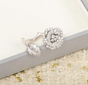 2022 Luxurymerk Pure 925 Sterling Silver Jewelry Rose Camellia Diamond Rose Flower Wedding Rings Top Kwaliteit Fine Design Party2711550
