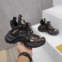 2022 Diseñador de lujo Archlight Runway Zapatos de vestir con cordones Negro Dorado Marrón Entrenador Chunky Zapatillas de deporte de cuero con caja