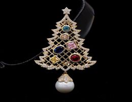 2022 Luxury Designer Pearl Brooch Christmas Tree Pin pour femmes avec des bijoux de mode de zircone cubique Femme Nouvel An Gift8895818