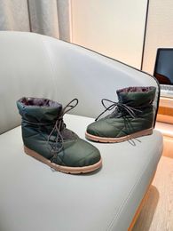 2022 Diseñador de lujo ALMOHADA Botines cómodos Moda para mujer Zapatos planos de plumón suave Parte superior de nailon impermeable Invierno al aire libre Snowfield Boot Tamaño EUR 35-41