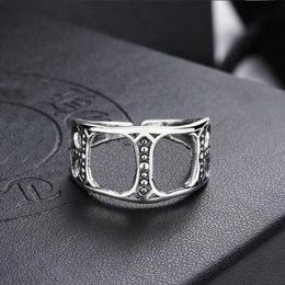 2022 Anillo de diseñador de lujo S925 Plata de ley Vintage Calado Cruz Eterna Hua Anillos de alta calidad para hombres Aberturas Punk ajustable Regalo de moda bueno agradable