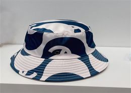 2022 Luxe ontwerpers emmer hoed heren dames klassieke brief sunhat modemerk print vrouwen gemonteerde hoeden zomer caps ontwerper zon 1023209