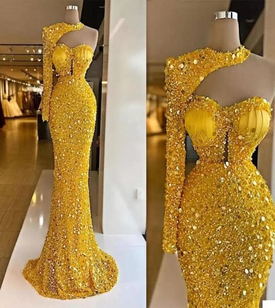 2022 Robes de soirée de luxe Paillettes jaune vif Perles Halter Manches longues Robe de bal Robes de soirée formelles sur mesure balayage train 6054399