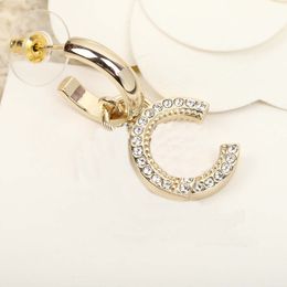 2022 Boucles d'oreilles pendantes de luxe de qualité avec diamant style simple en plaqué or 18 carats avec tampon de boîte PS3481A