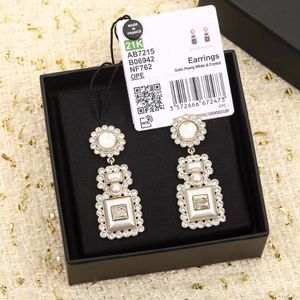 2022 Boucle d'oreille de charme de qualité de luxe avec diamant et forme carrée en cristal blanc pour femmes cadeau de bijoux de mariage ont timbre de boîte P282J
