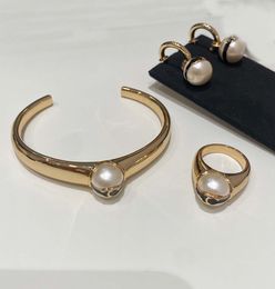 Luxe kwaliteit charme drop oorring met natuurschaal kralen in 18k goud vergulde hebben een postzegelbox geopende armband punk ring ontwerper sieraden ps3642b