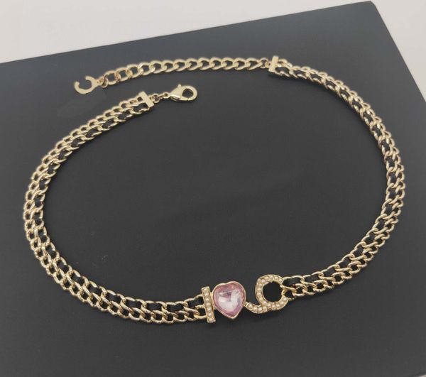 2022 collier pendentif à breloque de qualité de luxe avec cuir véritable noir et diamant en cristal rose avec timbre de boîte PS3510A