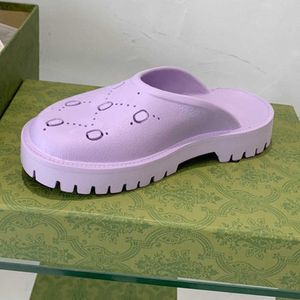 2022 luxe sandales pantoufles marque designer femmes dames plate-forme creuse en matériaux transparents mode sexy belle plage ensoleillée femme chaussures pantoufle NO331