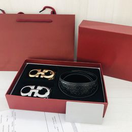 2022 luxe Top ceintures femmes classiques Designers hommes boucle ceinture 3.5 cm avec qualité cadeau boîte rouge sac carte plusieurs styles