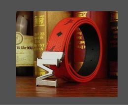 2022 M Cinturón de diseñador de lujo Moda Cuero genuino Cinturones de mujer para hombres Letra Oro Classic3646046