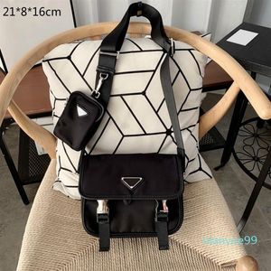 2022 Heren Zwarte aktetassen Designer Nylon Schoudertassen Fashion Crossbody Triangle Messenger Bag278E