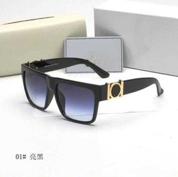 2022 Lunettes de soleil pour hommes Designer pour femmes Lentilles de protection Uv400 de qualité supérieure en option avec lunettes de soleil