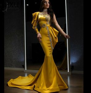2022 Mermaid Avondjurken Dubai Zie door illusie High Neck Formele Prom Cutaway Side Celebrity jurken