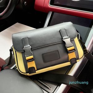 2022 Messenger Bag Double Hasp Hombres Bolso Solapa Bolsos de hombro Monedero Lona Cuero genuino Alta calidad Correa ancha ajustable Letras clásicas 8 colores