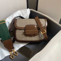 2022 mini nouveau sac à bandoulière pour femmes mode sac à bandoulière double chaîne design rétro classique peut être porté par une luxueuse dame chaude