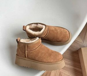 2022 Mini plate-forme uggit bottes designer femme hiver cheville Australie bottes de neige fond épais en cuir véritable chaud chaussons moelleux avec fourrure uggit