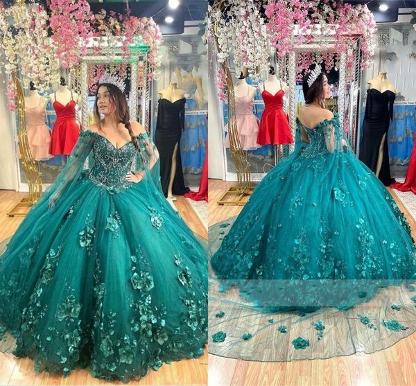 2022 Moderne Vert Émeraude Quinceanera Robes Avec Cape Floral 3D Fleurs Applique Perlée De Bal Pageant Graduation Douce 16 Robe Filles