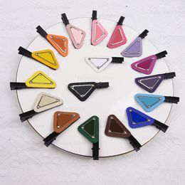 2022 Nieuwe aankomst Triangel Hair Clips met stempel vrouwen P Letter Triangle Barrettes Fashion Hair Accessoires voor geschenk Hoge kwaliteit