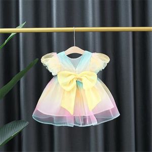 2022 Nieuwe babymeisje Koreaanse mesh boog mode jurk meisjes zomer korte mouw v-neck zeven kleuren prinsesjurk