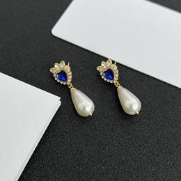 2022 NIEUWE CHARM EARBREGS Mode Luxury Merkontwerper Blue Gemstone Strawberry Pearl Dange oorbellen Wedding Party Uitstekende kwaliteit met doos en stempel