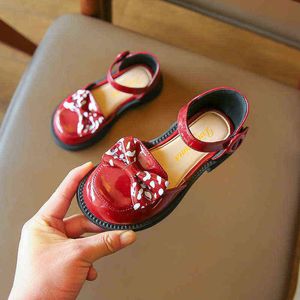 2022 nouveaux enfants d'été arc en cuir verni princesse chaussures en cuir filles enfants bébé sandales G220523
