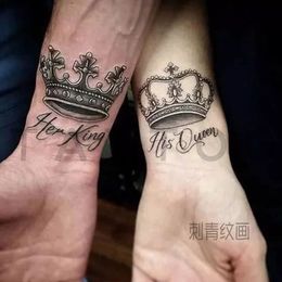 2022 nuevo Cool King Queen Crown parejas arte impermeable tatuaje pegatinas para mujer hombre cuerpo tatuaje temporal falso tatuaje brazo