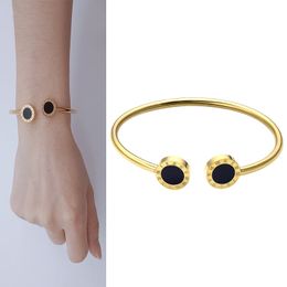 2022 Nieuw Design Mode Armband Voor Vrouwen Romeinse Cijfers Met Zwarte Diamant Luxe Merk Sieraden Roestvrij Staal Pulseiras Groothandel Paar accessoire Hand