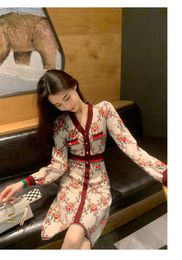 Nouveau design mode femmes col en v imprimé fleurs à manches longues tricoté taille haute a-ligne pull robe grande taille SMLXLXXL