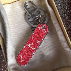 2022 Nieuw ontwerp Skateboard Key Chain Hoogwaardige roestvrijstalen luxe sleutelhanger voor mannen en vrouwen Gift Box Packaging2601