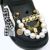 2022 Nouveau cr￩ateur bling metal croc charmes pour d￩corations accessoires de chaussures de luxe dor￩es charmes boucles fit des femmes sandales