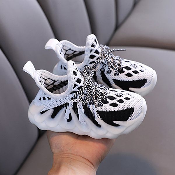 2022 NOUVEAU créateur enfant Little Kids First Walkers Sneakers Baby Outdoor Fashion Running Shoes Scotts Obsidian Chicago Bred Multi-Color
