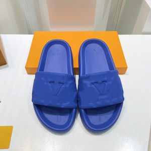 2022 Nieuwe designer zwembad kussen comfort slippers muilezels mannen vrouwen sandalen nylon brede riem gevulde zachte letters reliëf met platte dia rubber