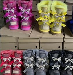 A2024 Nieuwe Designer Dames Winter Snowboots Mode Australië Klassieke Korte booglaars Enkel Knie Boog meisje MINI Bailey schoenen set met diamant 32