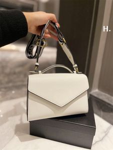2022 Nieuwe beroemde Saffiano lederen schoudertassen Designer Top Kwaliteit Fashion Lady Messenger Handtassen Populaire luxe Designers Women Bag 3 Colors Small Handtas