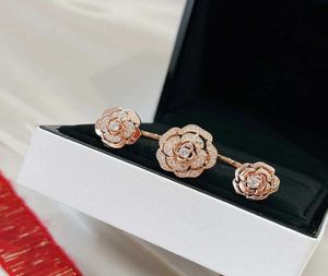 2022 Nieuwe Mode Party Pure 925 Sterling Sieraden Vrouwen Rose Goud 3 Bloem Manchet Verstelbare Ringen Bruiloft Sieraden Luxe Brand8177176