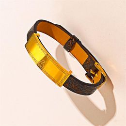 2022 Nouveaux bracelets à la mode Femmes Bracelet Designer Bijoux Faux Cuir Plaqué Or 18 carats Bracelet en acier inoxydable Femmes Mariage 213L
