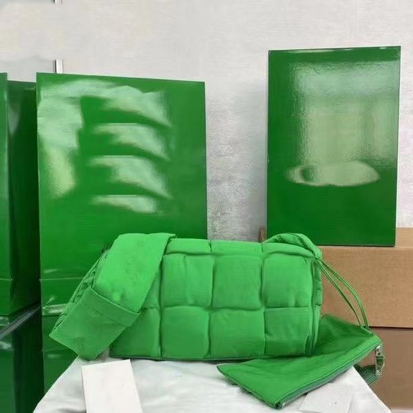 2022 nouveau vert nylon tissu femmes sac à bandoulière mode plissé nuage sac femmes avancé sac à main femmes sac de messager