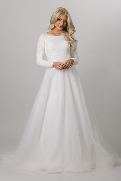 2022 Nouveau Ivoire A-ligne Crêpe Tulle Robes De Mariée Modestes Robes Avec Manches Longues Jewel Neck Dentelle Appliques Femmes Simple Moderne Robes De Mariée À Manches Sur Mesure