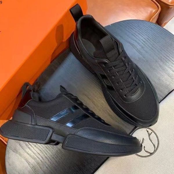 2022 New Low Chaussures de sport Rhyton top Sneaker designer Motif à carreaux Plate-forme Classique Suede Leather Sports Skateboarding Chaussures Hommes Sneakers mkjkk648847