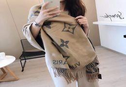 2022 Nouveau luxe V Écarpe Cashmere Shâle épais Femmes Long Winter Wram Pashmina Wraps Hijab avec Tassel Bufanda Foulard 20221561525