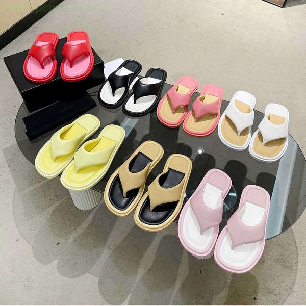 2022 Nouvelles femmes de luxe Designer Pantoufle Sandale Designer Tongs Plat Flip Flop Crocodile Skin Slide Véritable Cuir Chaussures Dames Plage