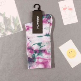 2022 Nuevos hombres y mujeres Tubo largo Tie-Dye Maple Leaf Calcetines de baloncesto Pareja Tubo alto Tie-Dye Sockb 8b