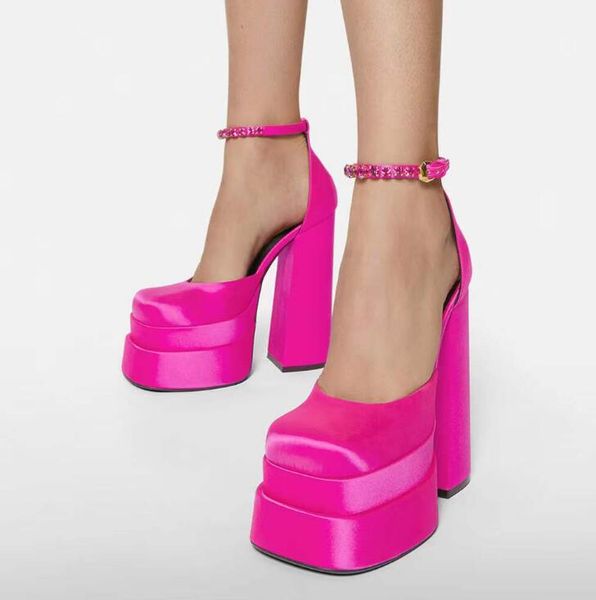 2022 Nuevos zapatos de vestir para mujeres sexy Pombras de 14 cm Sandalias gruesas de la plataforma alta de tacón alto Mujer Novia de la boda rojo tacones de satén