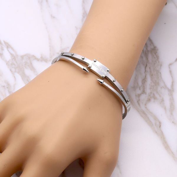2022 nouveau bracelet à breloques en acier inoxydable pour les femmes bracelet fête cadeau de noël bijoux